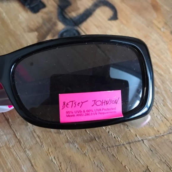 BETSEY JOHNSON Raven Rose Lace UV Sunglasses 9